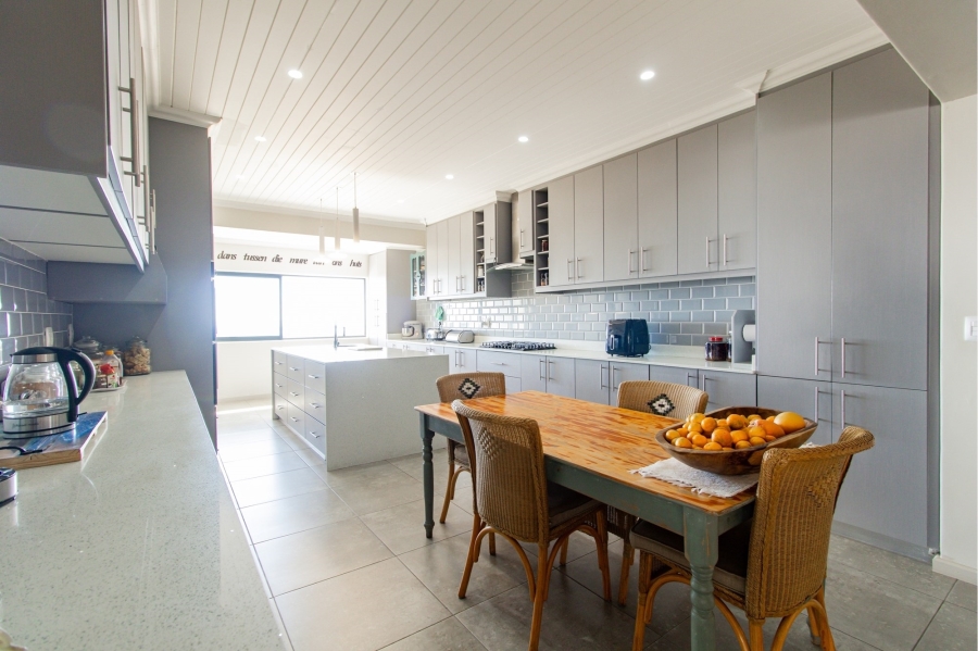 5 Bedroom Property for Sale in Da Gama Bay Western Cape